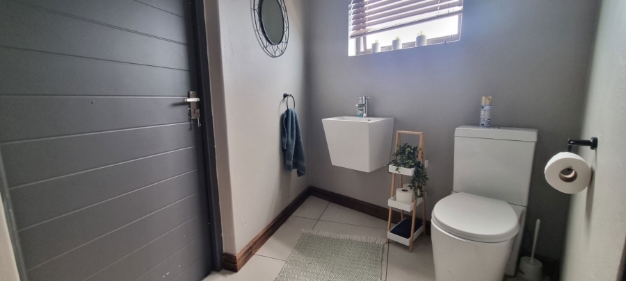 4 Bedroom Property for Sale in Monument Heights Northern Cape